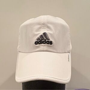 Women’s Adidas White Performance Hat - One Size Fits All - LIKE NEW!